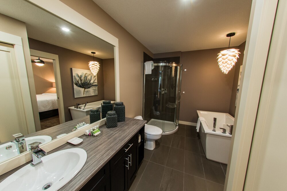 Townhome, 2 Bedrooms - Bathroom
