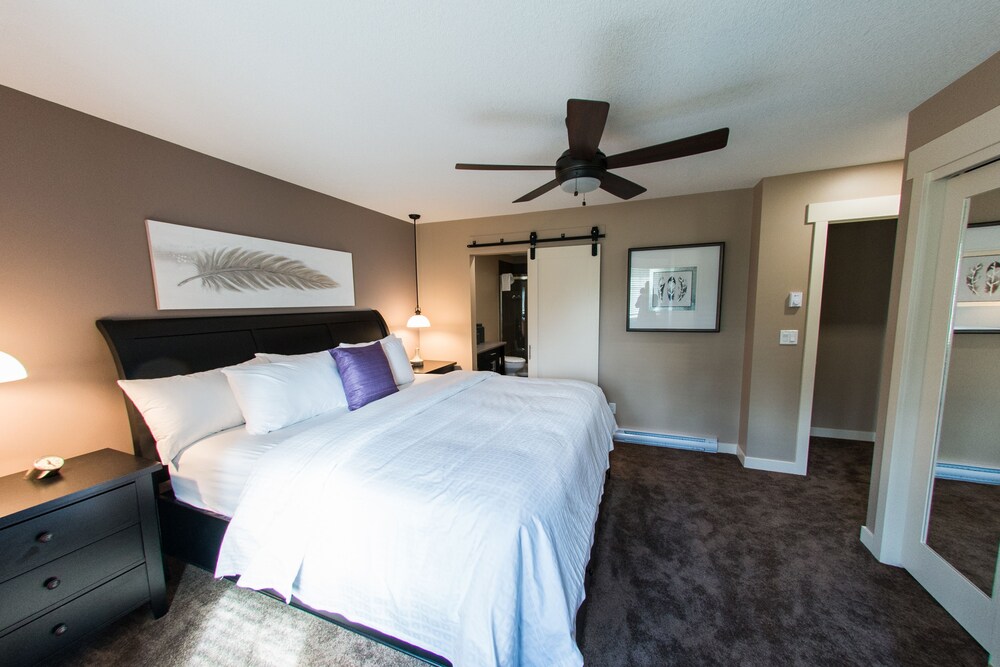 Townhome, 2 Bedrooms - Guestroom