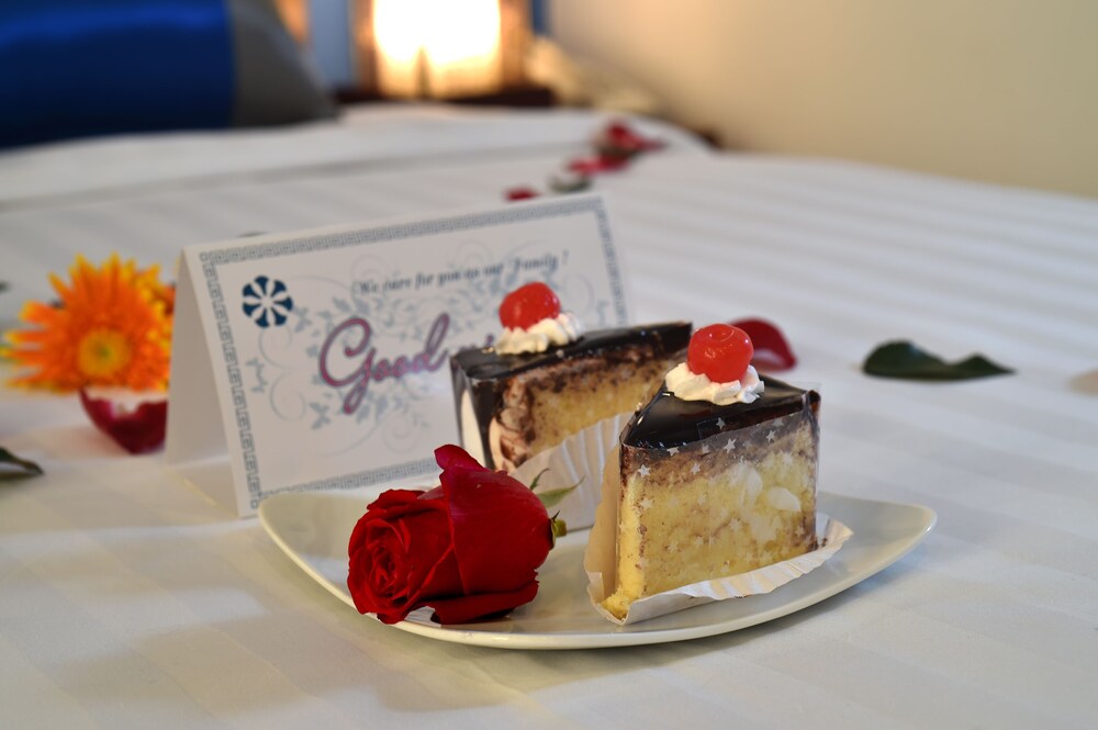 Room Service - Dining