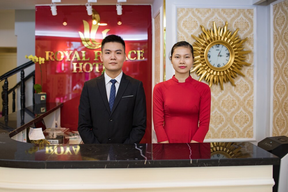 Quầy thủ tục nhận/trả phòng