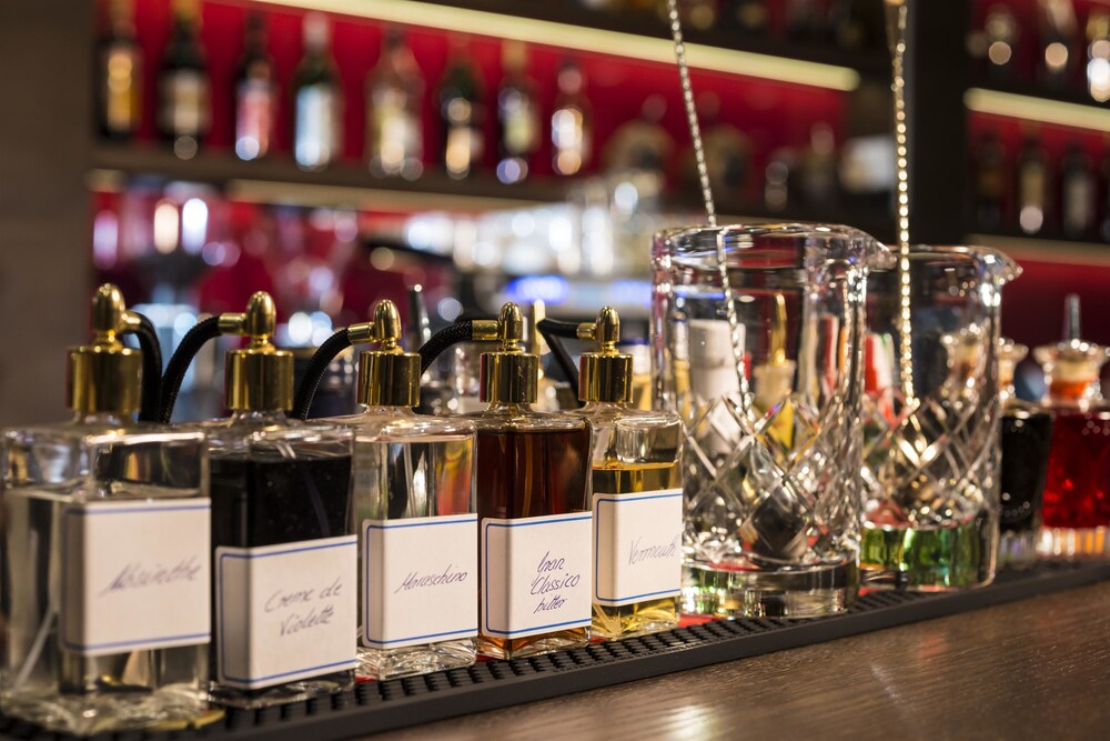 Hotel Bar