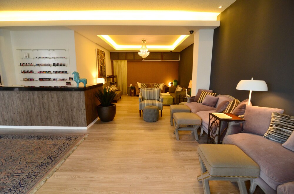 Nail Salon