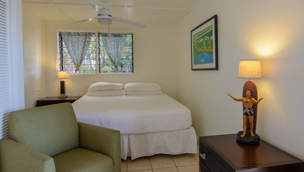 Premier Studio Suite, 1 Queen Bed, Ocean View, Oceanfront - Living Area