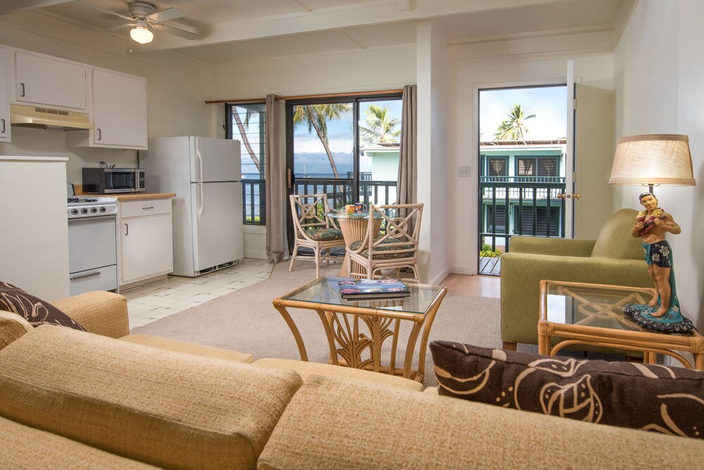 Studio Suite, Ocean View - Living Area