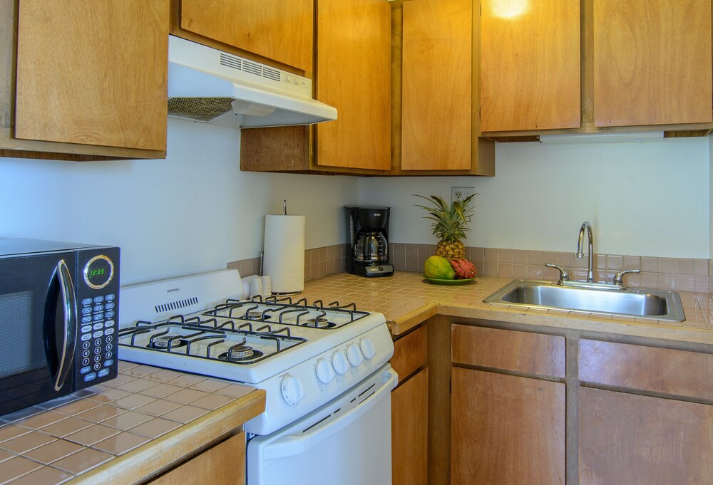 Premier Studio Suite, 1 Queen Bed, Ocean View, Oceanfront - In-Room Kitchen