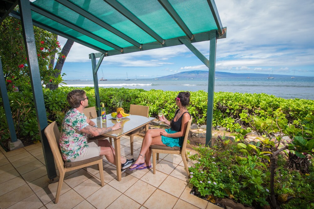 Premier Studio Suite, 1 Queen Bed, Ocean View, Oceanfront - Guestroom View