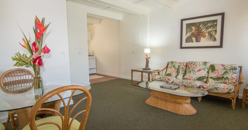 Suite, 2 Bedrooms, Kitchen (The Ohana Suite) - Living Area