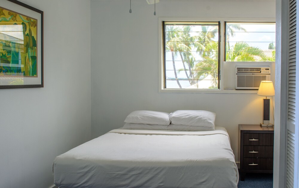 Premier Studio Suite, 1 Queen Bed, Ocean View, Oceanfront - Guestroom