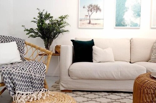 Exclusive Apartment, 2 Queen Beds, Beachside - Living Room