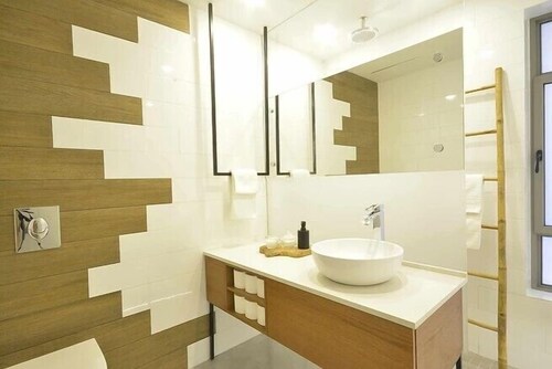Apartment, 3 Bedrooms (Ha-Nevi'im St 4) - Bathroom