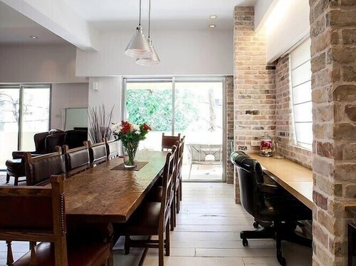 Deluxe Apartment - In-Room Dining