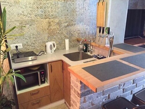 Luxury Studio, 1 Queen Bed, Sauna - In-Room Kitchen
