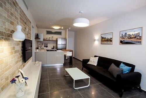 Apartment, 2 Bedrooms (Ussishkin St 46) - Living Room