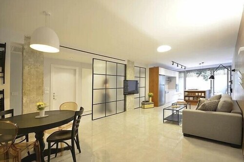 Apartment, 3 Bedrooms (Ha-Nevi'im St 4) - Living Room
