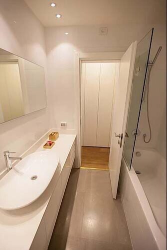 Apartment, 1 Bedroom (Dizengoff St 96) - Bathroom