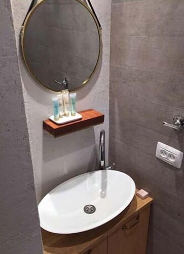 Luxury Studio, 1 Queen Bed, Sauna - Bathroom Sink
