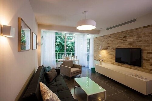 Apartment, 2 Bedrooms (Ussishkin St 46) - Living Room
