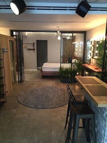Luxury Studio, 1 Queen Bed, Sauna - In-Room Kitchen