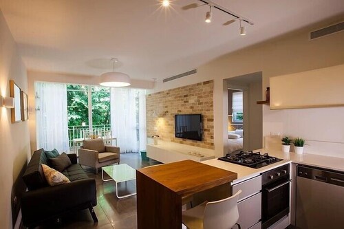 Apartment, 2 Bedrooms (Ussishkin St 46) - Living Room