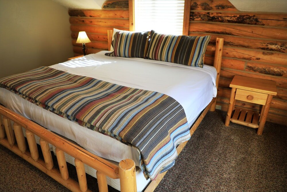 Overlook - Room