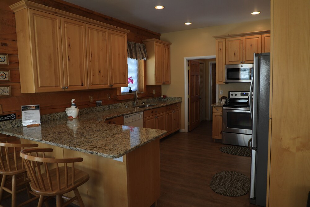 Juniper Mesa - In-Room Dining