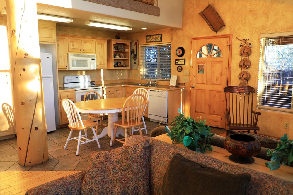 Sunrise/Sunset - In-Room Dining
