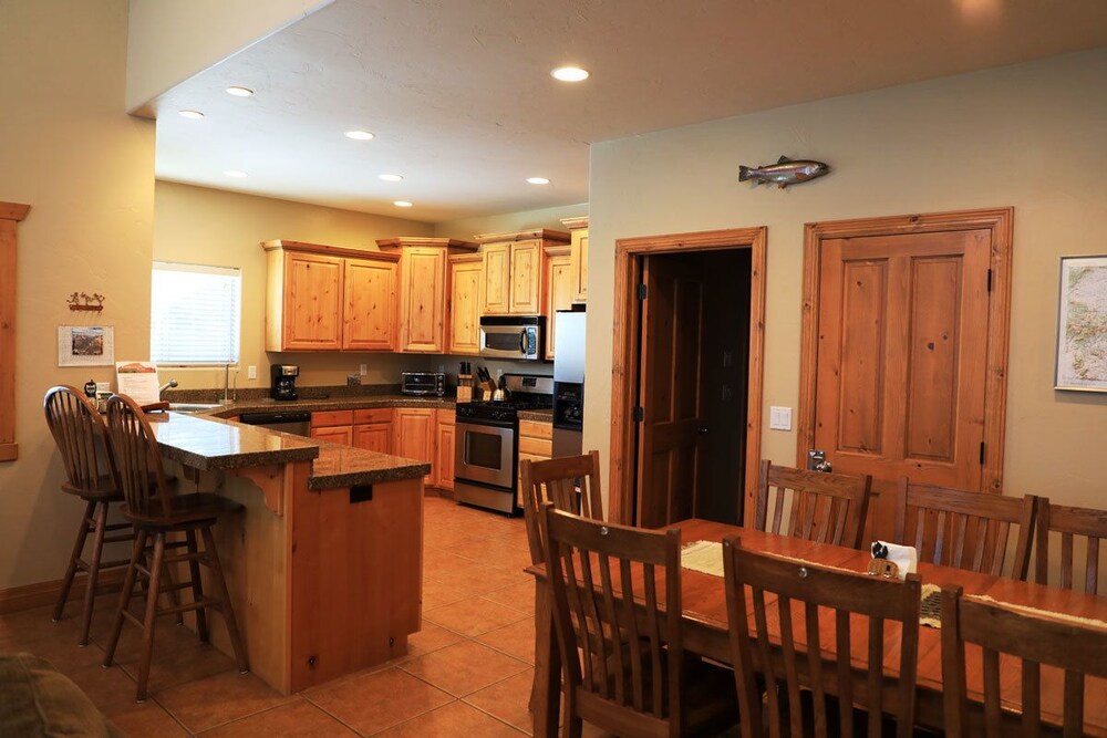 Elkhorn Bluff - In-Room Dining