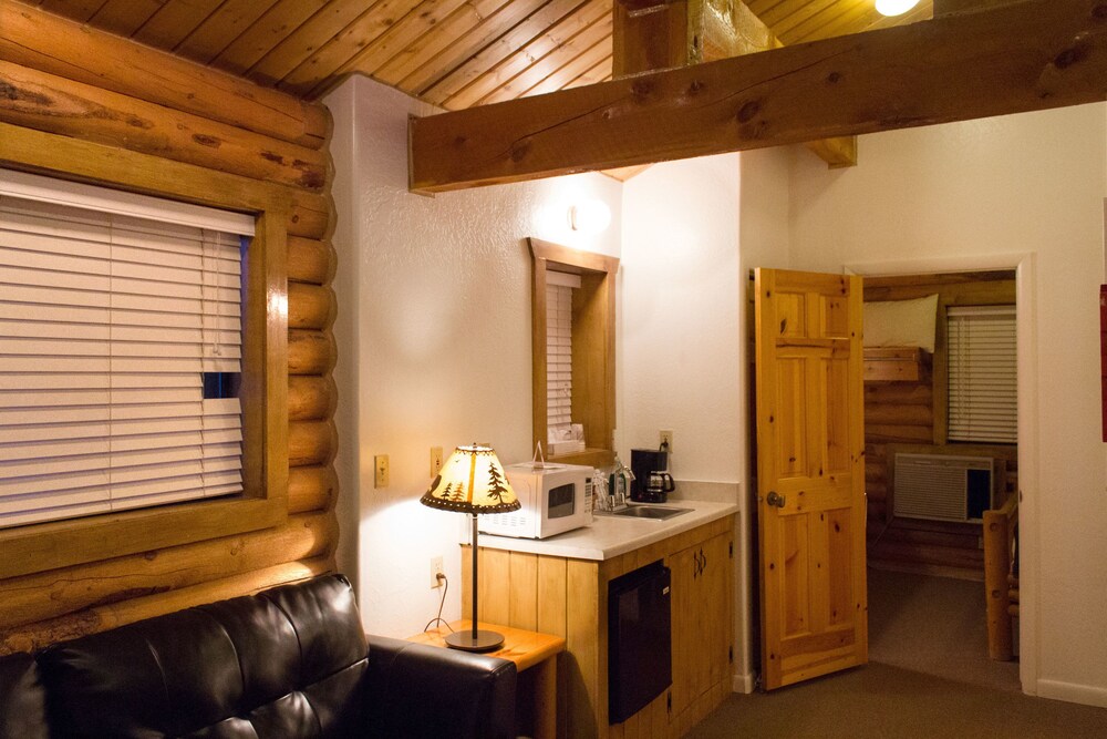 Cabin Suite - Living Area
