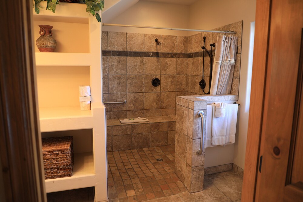Whispering Pines - Bathroom