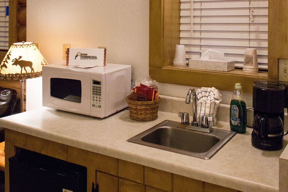 Cabin Suite - Private Kitchenette