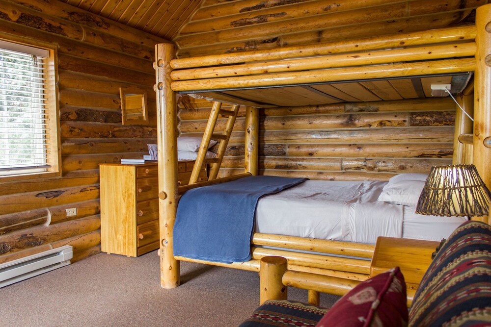 Cowboy Cabin (Shared Communal Bathroom, Separate Building) - Living Area