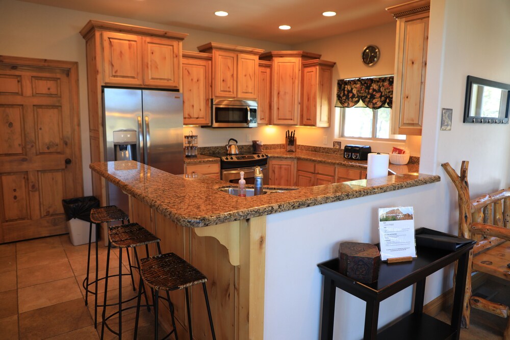 Whispering Pines - In-Room Dining