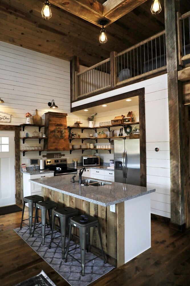 House, Multiple Beds - In-Room Dining