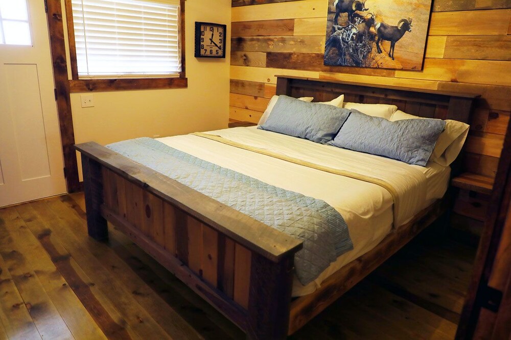 House, Multiple Beds - Room