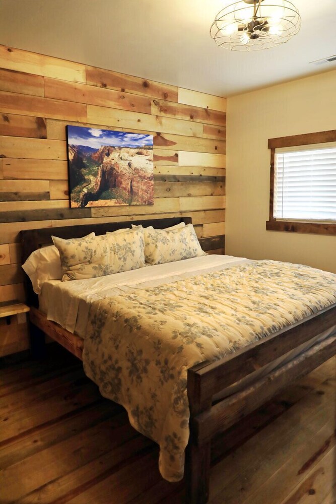 House, Multiple Beds - Room