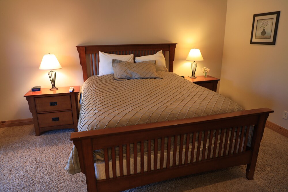 Whispering Pines - Room