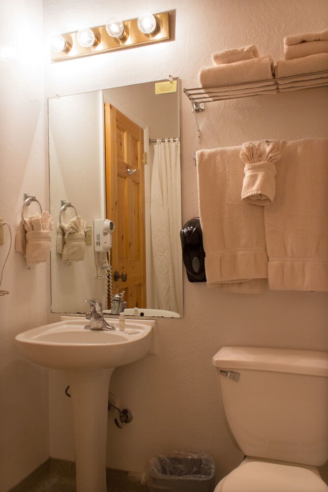 Cabin Suite - Bathroom