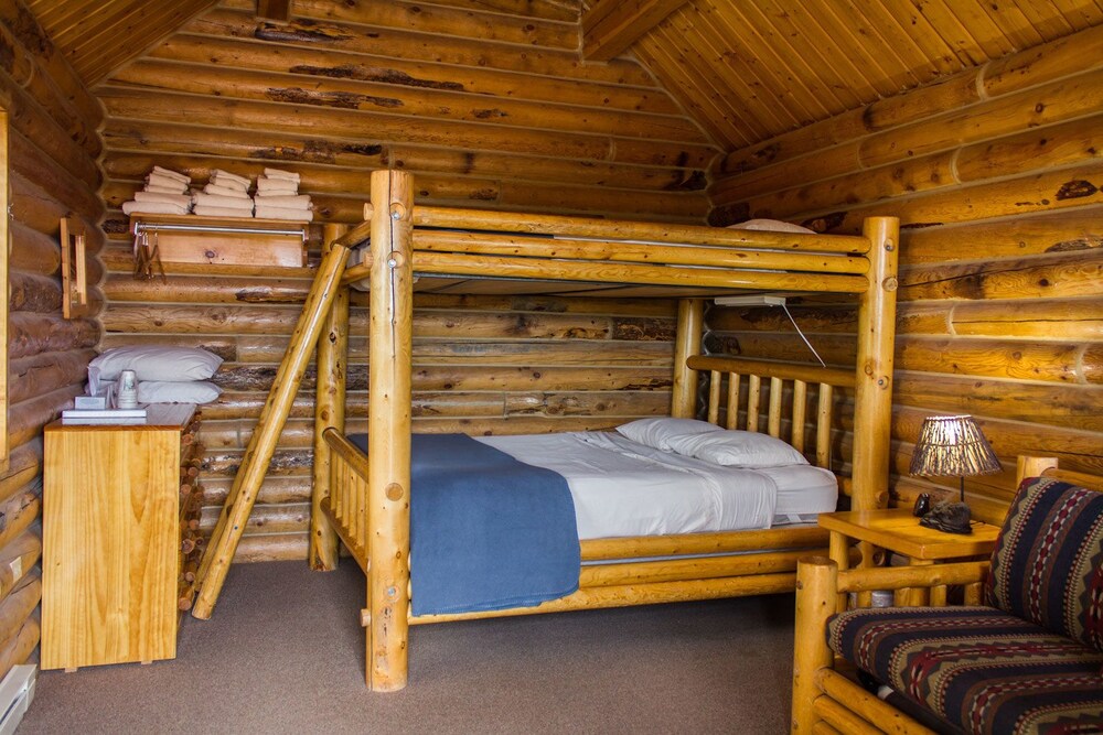 Cowboy Cabin (Shared Communal Bathroom, Separate Building) - Room