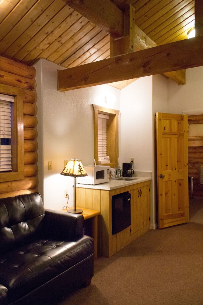 Cabin Suite - Living Area