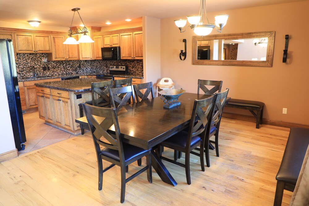 Zions Edge - In-Room Dining