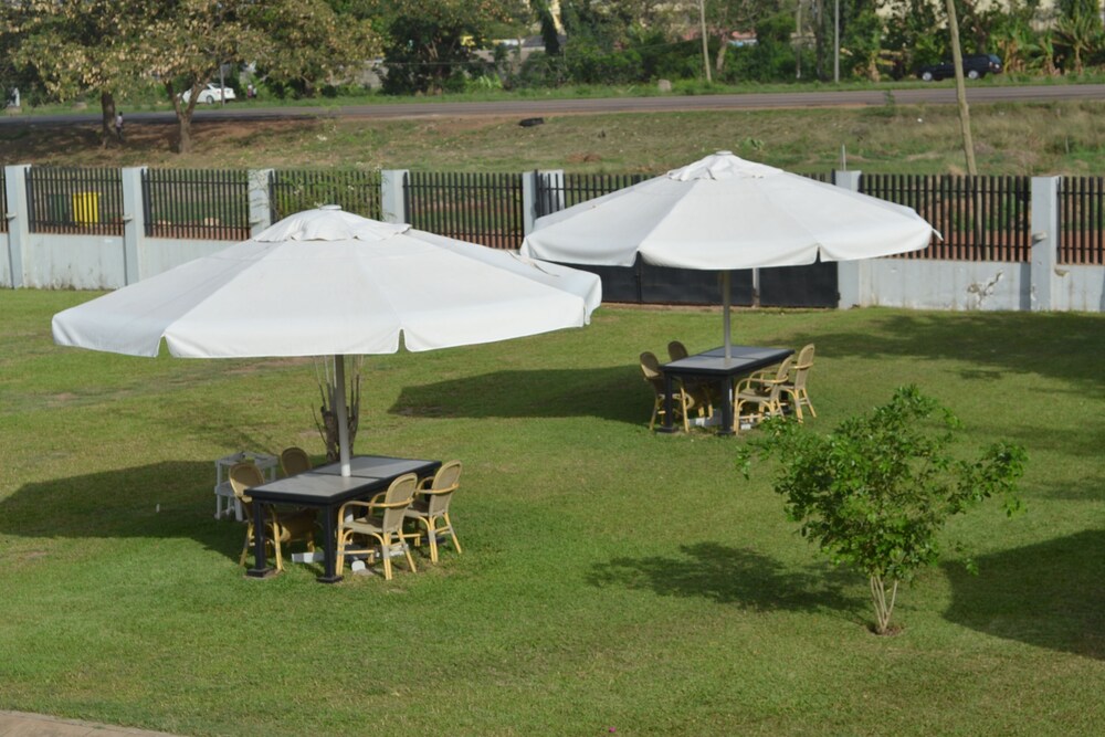 Outdoor Banquet Area