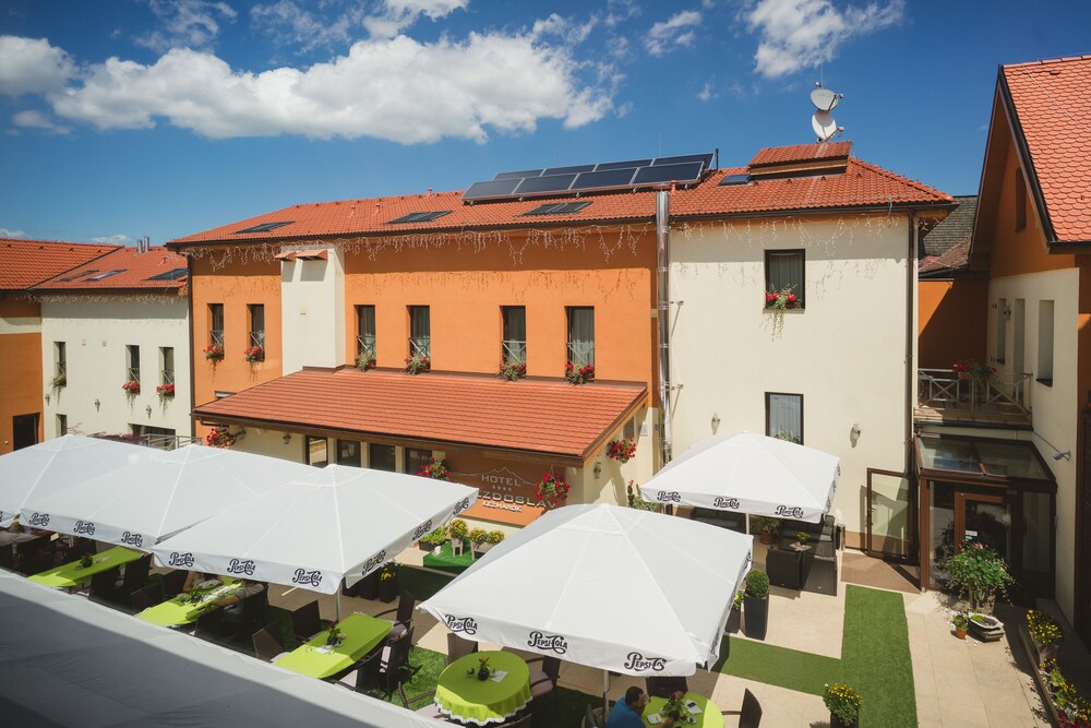 Courtyard View