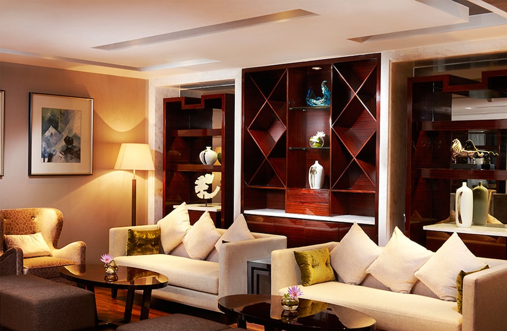 Executive Lounge