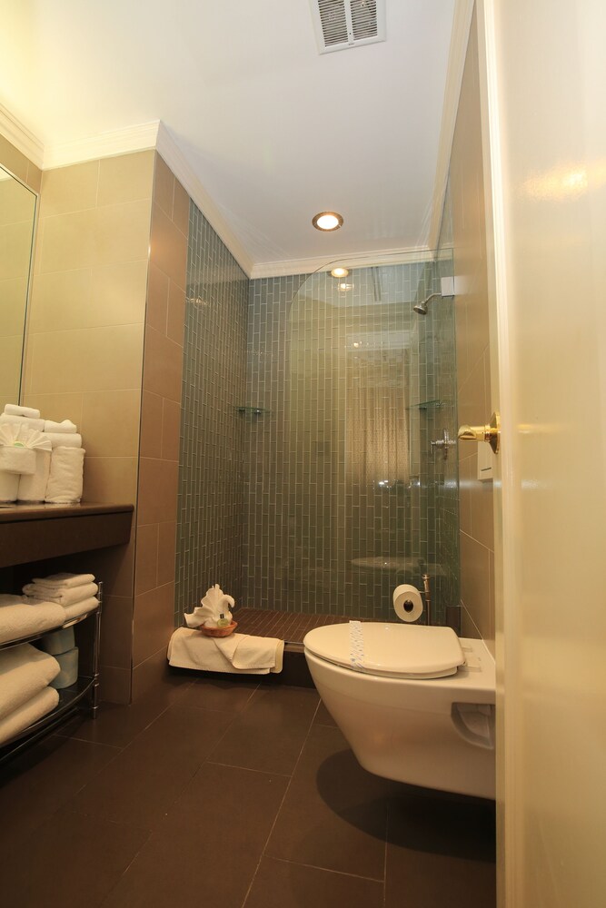 Penthouse One Bedroom apartment with King bed - Bathroom