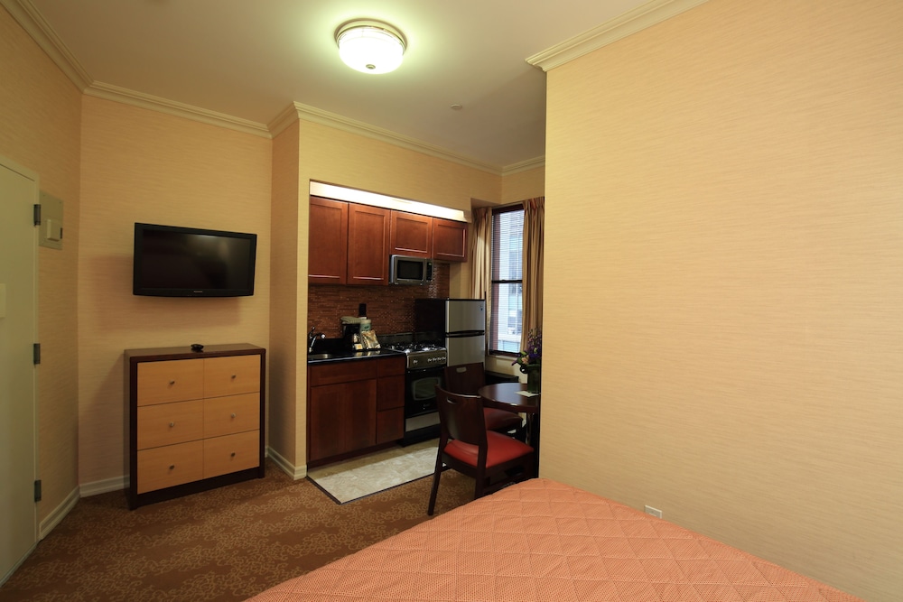 Queen Studio - Guestroom
