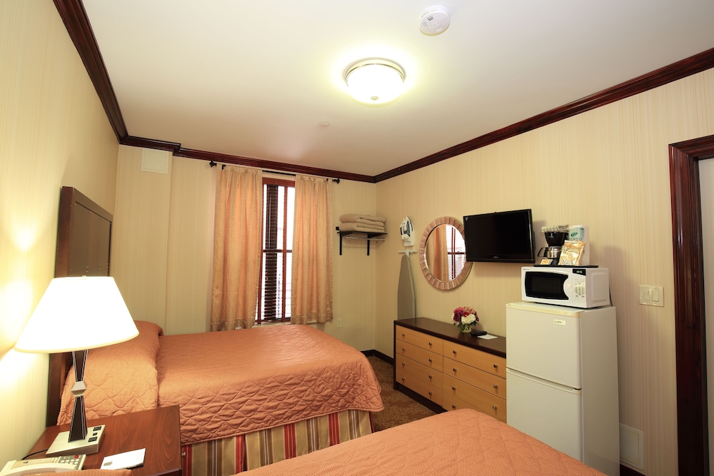 Studio with two double beds - Guestroom