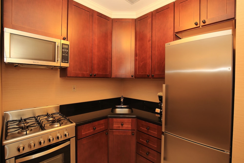 Penthouse One Bedroom apartment with King bed - Guestroom
