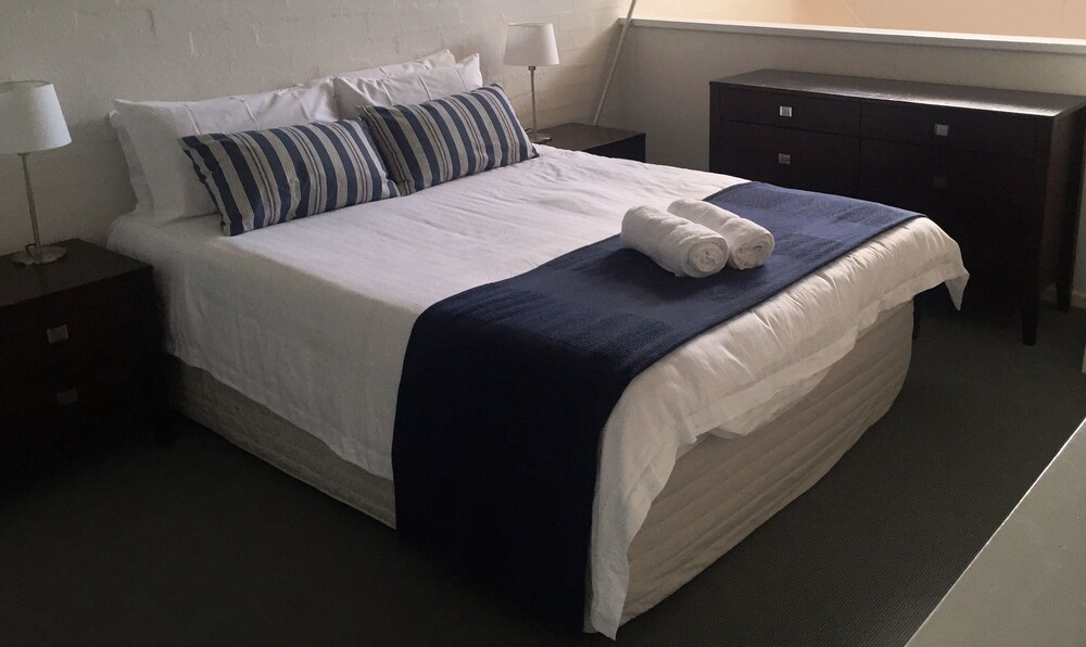 Apartment, 3 Bedrooms - Guestroom