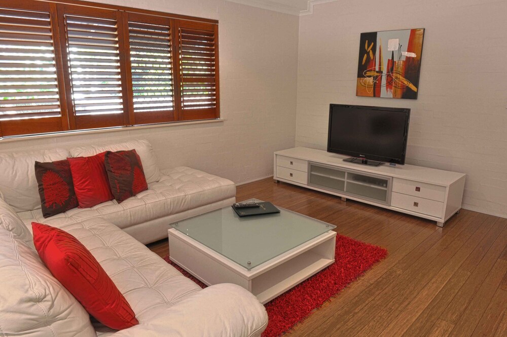 Apartment, 2 Bedrooms - Living Area