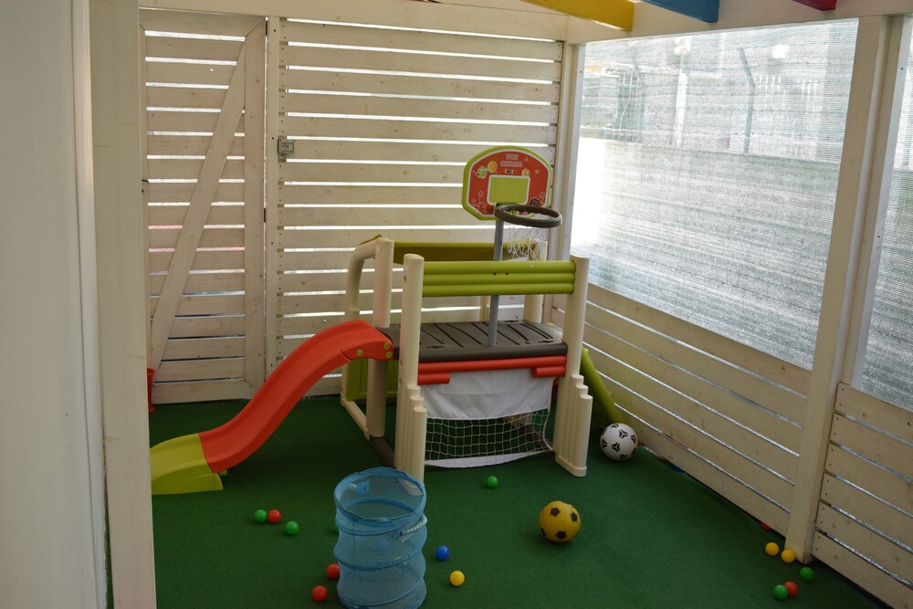 Area giochi per bambini (al coperto)
